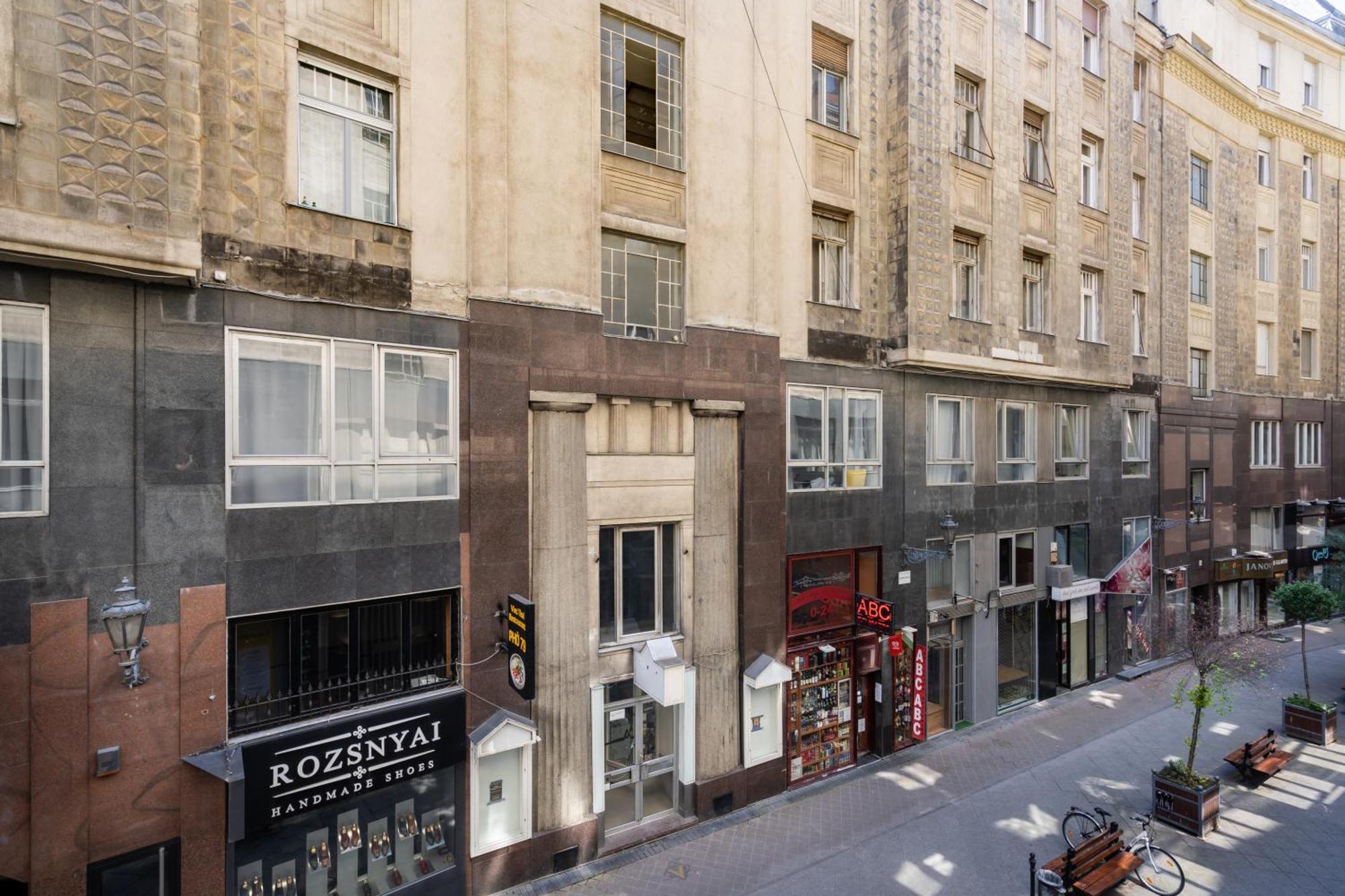 Vaci Loft Suites, Budapest